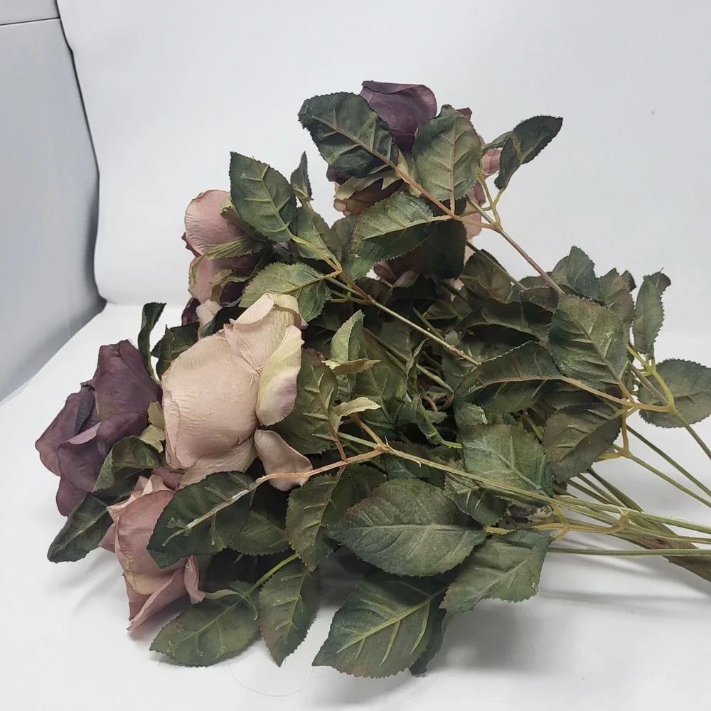 The Unbranded Brand bunches artificial